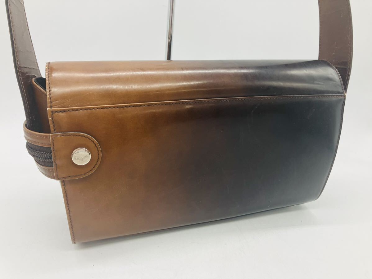 12h61 必見! Salvatore Ferragamo フェラガモ ワンショルダーバッグ レザー ダークブラウン系 シルバー金具 E217150 中古品 現状品 !_画像3