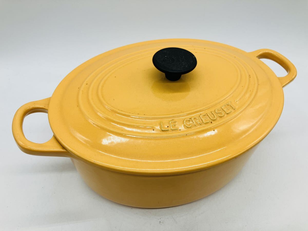 11e165 必見 ! LE CREUSET ル・クルーゼ ホーロー鍋 25cm 黄色系 約長径25×短径20×高さ10cm 中古品 現状品 !_画像1