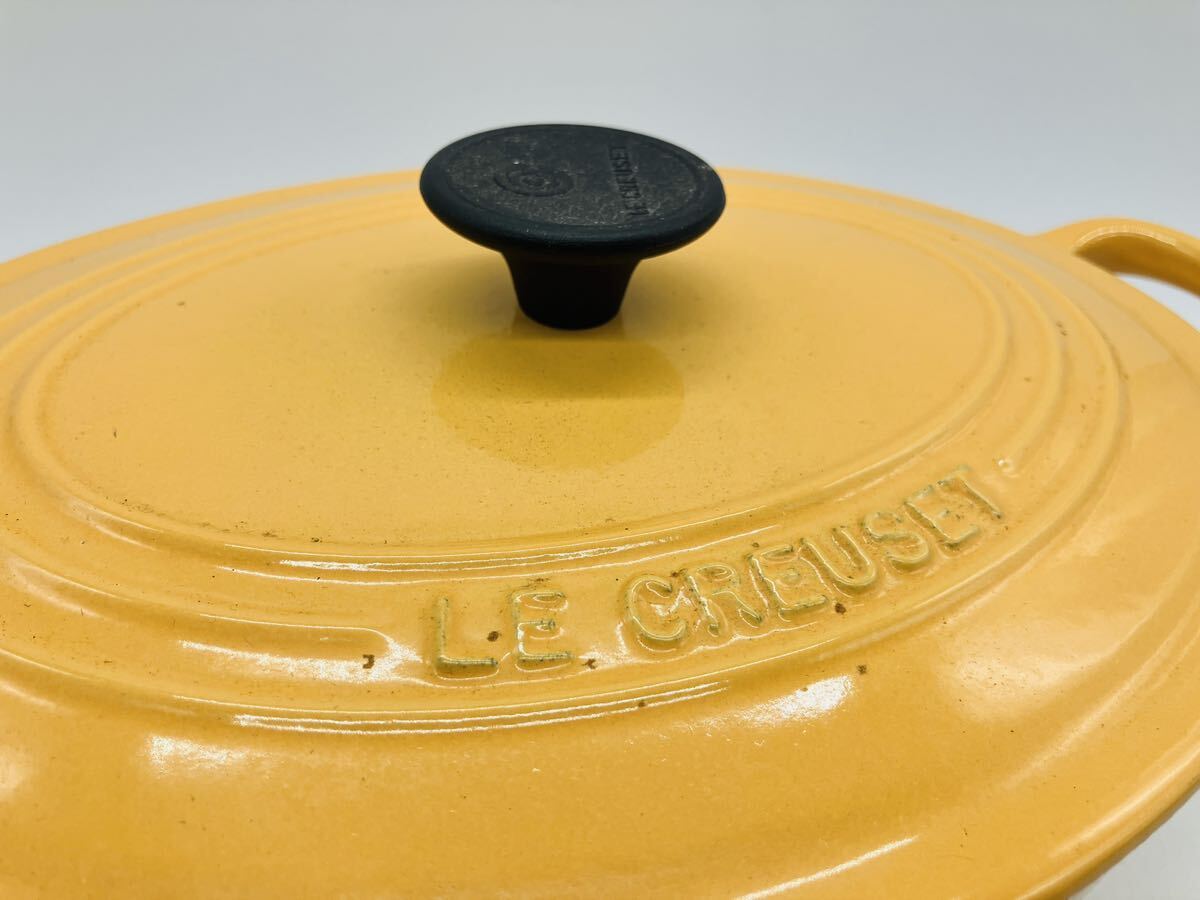 11e165 必見 ! LE CREUSET ル・クルーゼ ホーロー鍋 25cm 黄色系 約長径25×短径20×高さ10cm 中古品 現状品 !_画像2