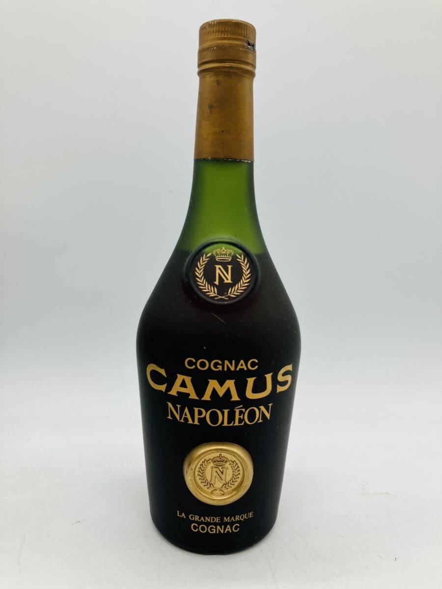 7hs3 必見! COGNAC CAMUS NAPOLEON LA GRANDE MARQUE コニャック カミュ ナポレオン ラ グランド マルキ 700ml 40% 古酒 未開栓 現状品 !_画像1