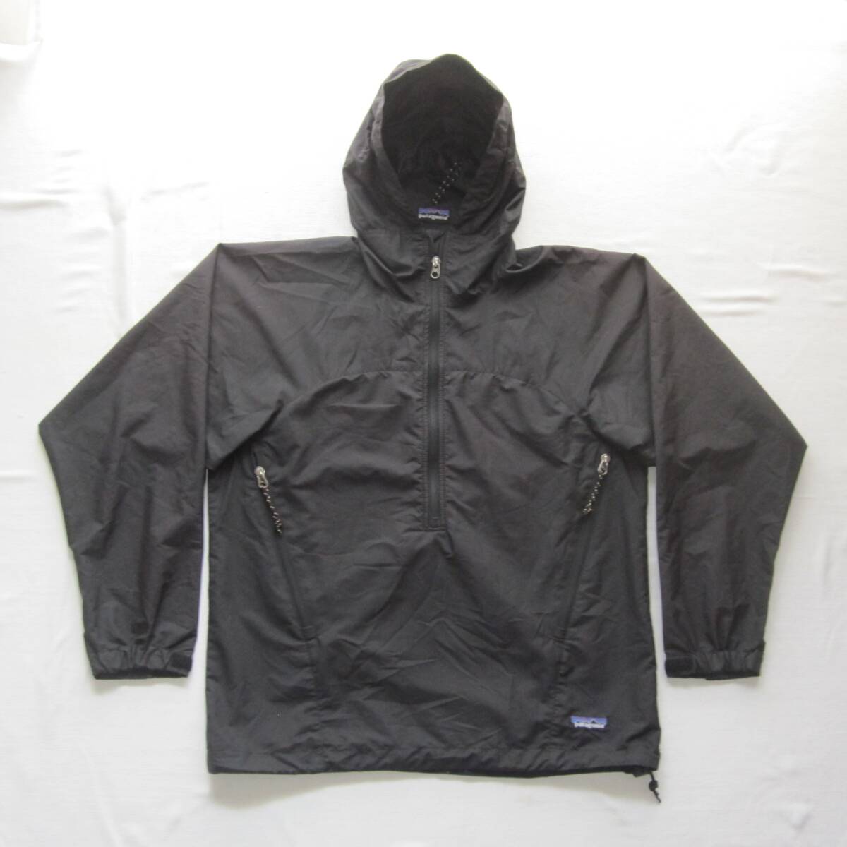 パタゴニア エッセンシェルプルオーバー (S) BLACK 2000年 パタゴニア エッセンシェルプルオーバー (S) BLACK 2000年