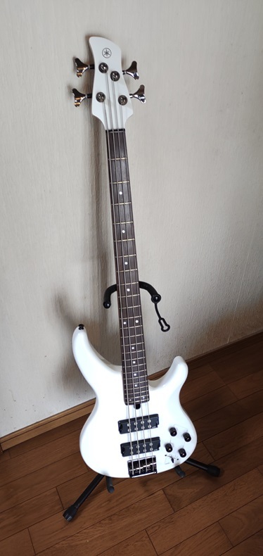 ヤマハベースギター　TRBX304　送料無料