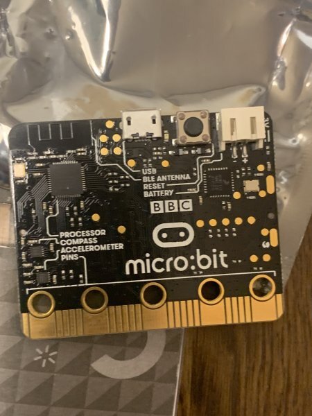 BBC micro:bit 3 пункт ( первый период VERSION товар, часть не использовался )