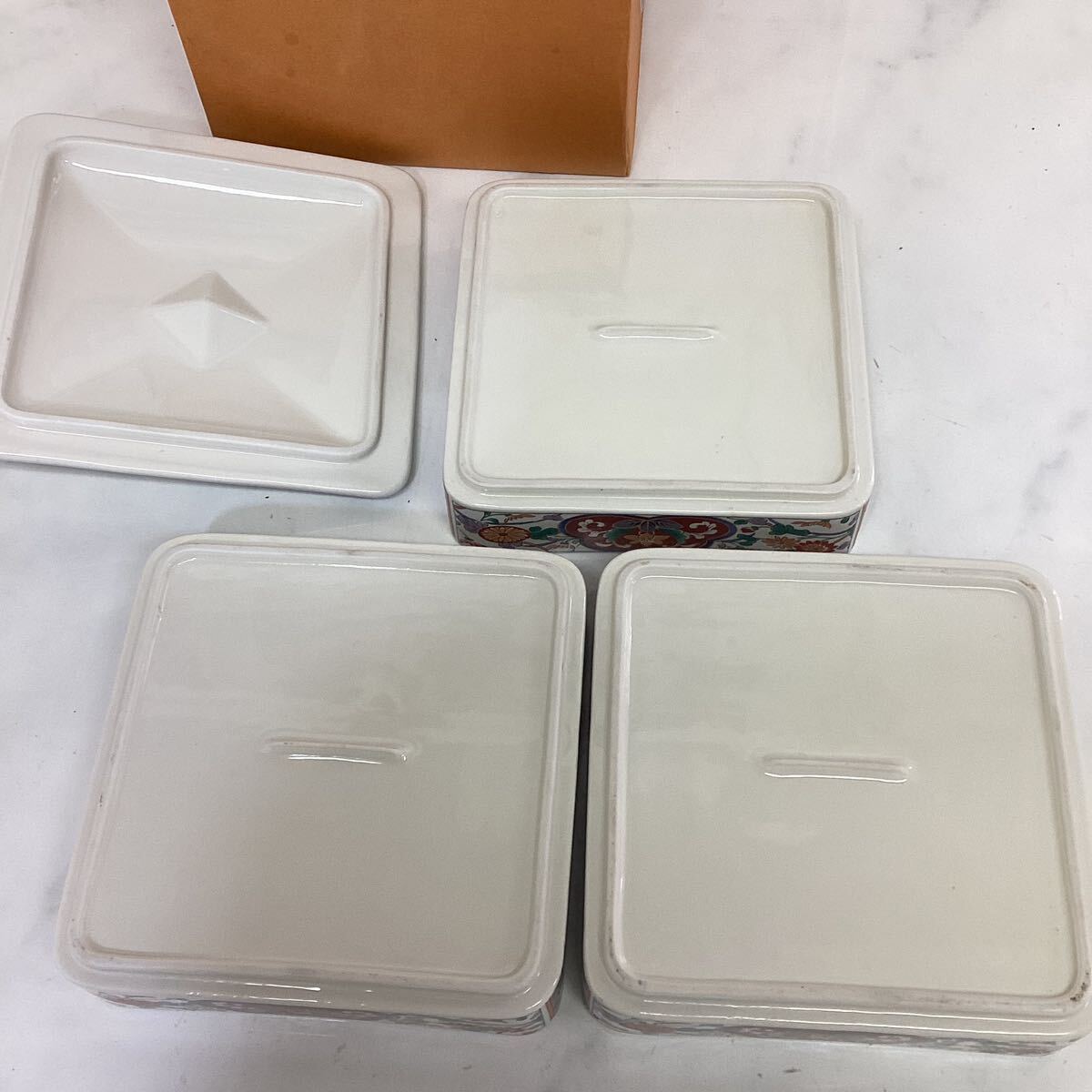  ceramics multi-tiered food box . on Imari lunch box 283 749 four season. vessel one step lack equipped U84