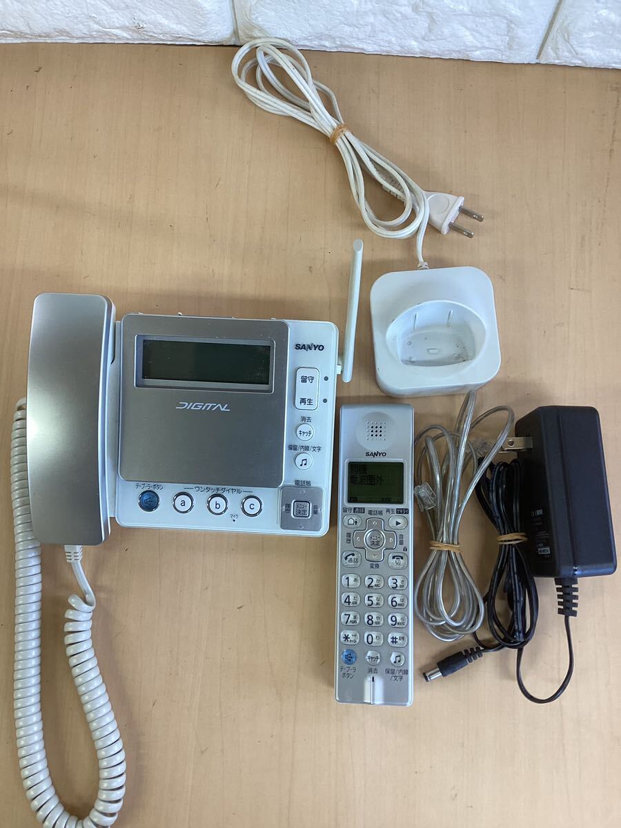 SANYO サンヨー　TEL-DJ5 電話機　子機1台付き　シルバー　白　T6_画像4