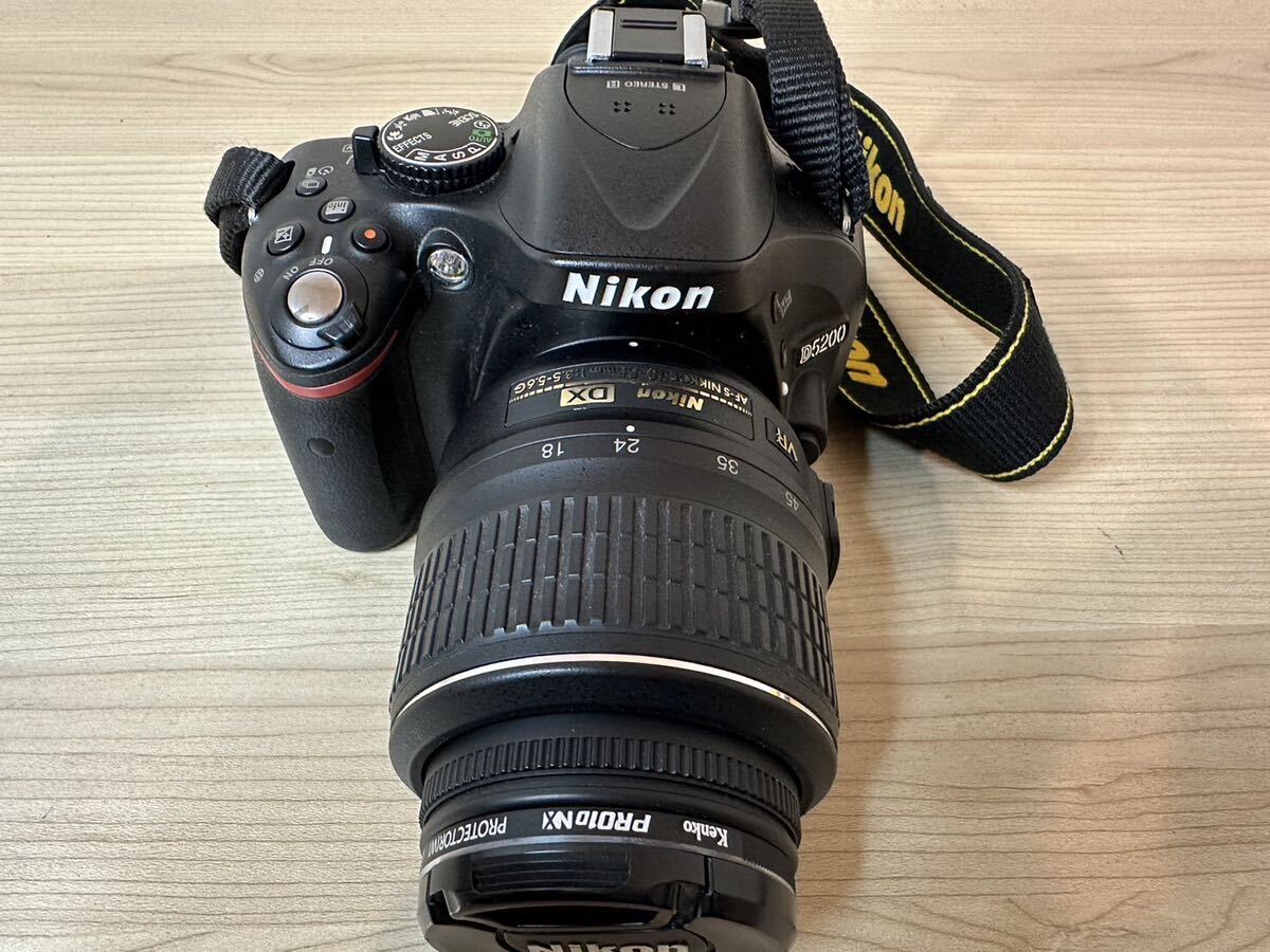 ♪ Nikon D5200 ニコン デジタル一眼レフカメラ　ボディ　2410万画素　Nikon AF-S 55-300mm 1:4.5-5.6G レンズ付_画像2