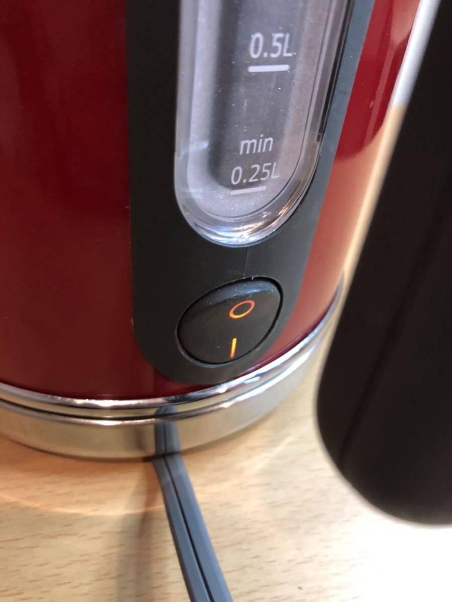 *De\'Longhi DeLonghite long gi электрический беспроводной чайник SJM020J-RD (laz Berry / красный )