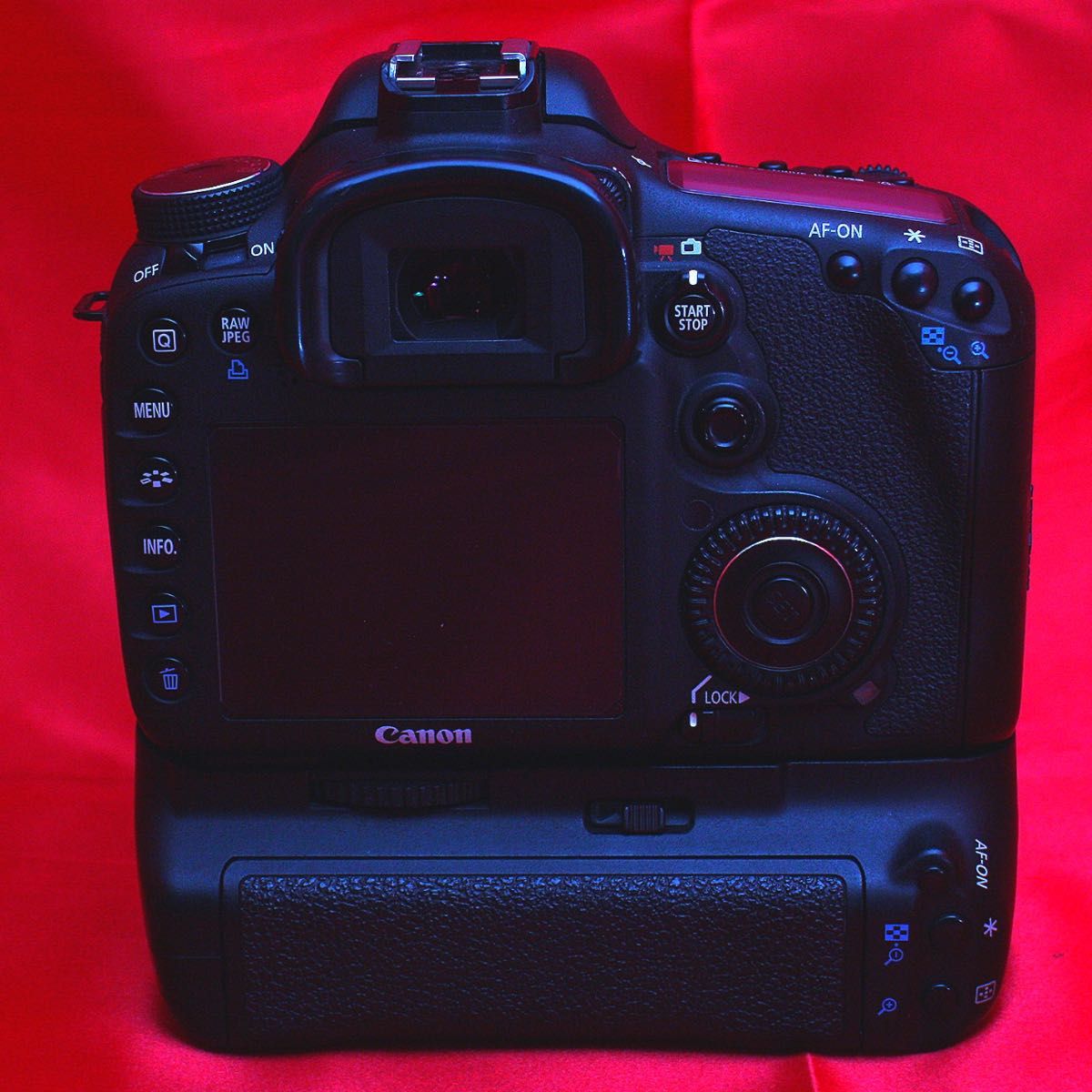 【バッテリー長持ち！】 Canon EOS 7D ダブルレンズ　バッテリーパック付き　付属品多数　デジタルカメラ　一眼レフカメラ