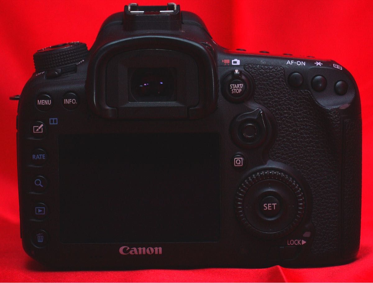 【プロも顔負け！】 Canon EOS 7D mark2 ダブルレンズ　デジタルカメラ　スマホ転送可　一眼レフ　iPhone転送 