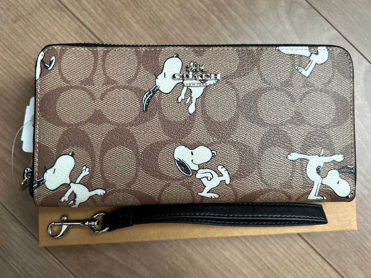 COACH ピーナッツコラボ　スヌーピーラウンドZIP リストレット C4596_画像1