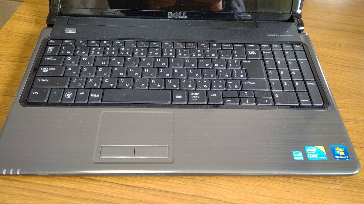 Dell Inspiron 1564 RAM:4GB SSD:240GB 15.6” 外観赤色けっこう綺麗