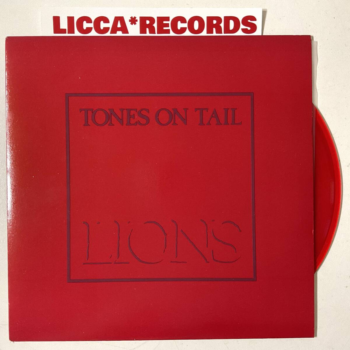 MEGA RARE LIMITED RED VINYL Tones On Tail - Lions / Go! UK 1984 ORIGINAL Bauhaus Daniel Ash *7“ EPレコード LICCA*RECORDS 142 美盤_画像1
