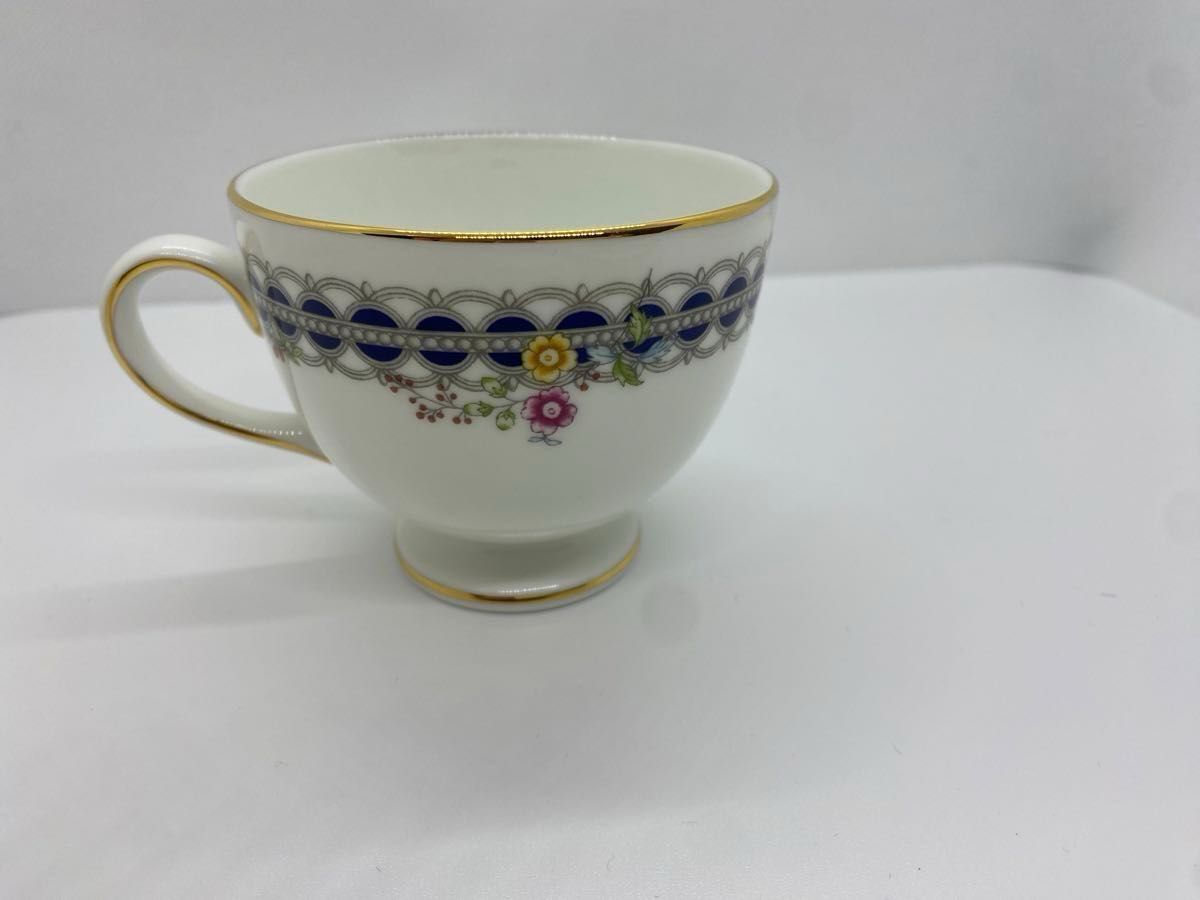 美品 WEDGWOOD 廃盤 レースピオニー カップ&ソーサー 美品 美品 WEDGWOOD 廃盤 レースピオニー カップ&ソーサー 美品