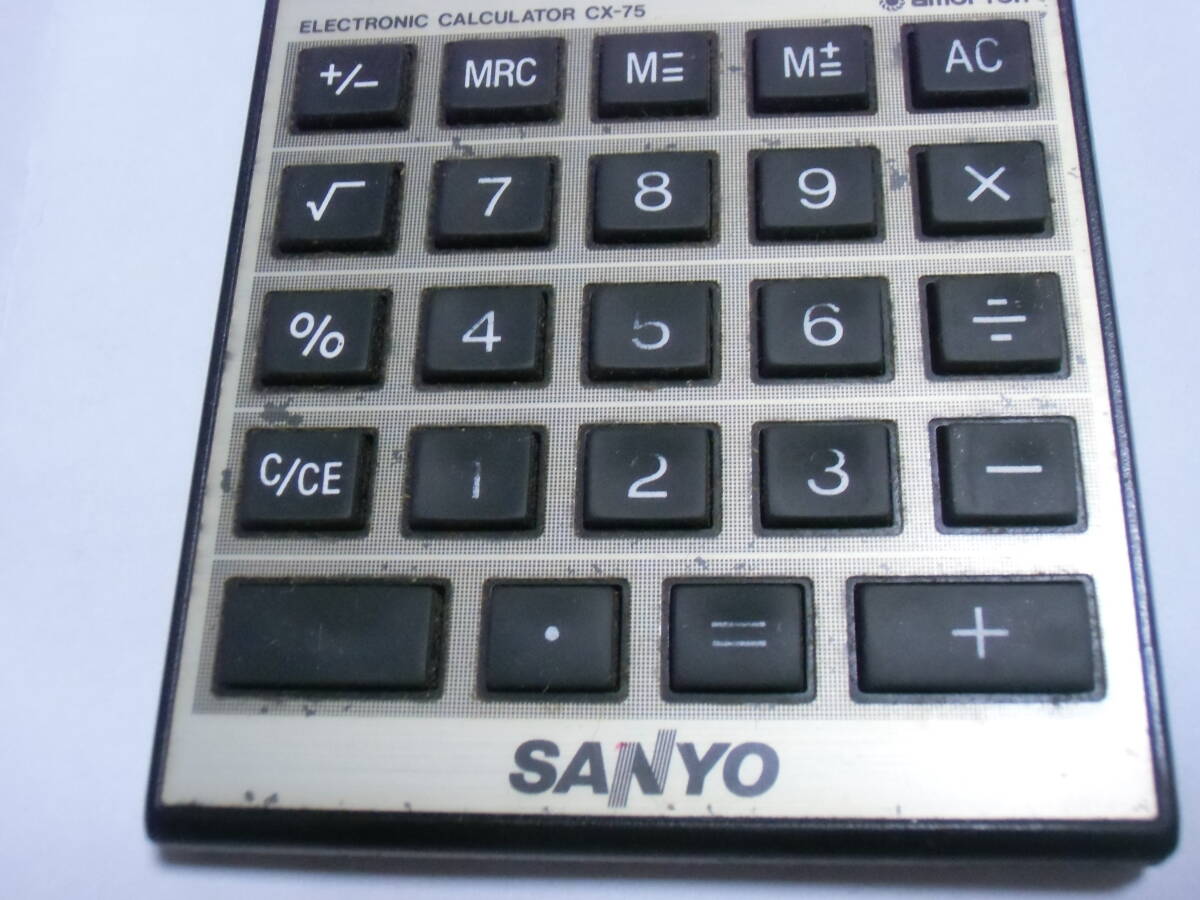 即決 レトロ SANYO CX-75 ソーラー 電卓 電池不要 サンヨー コンパクト 計算機_画像2
