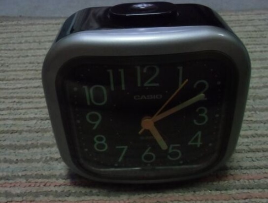 即決 CASIO Quartz 目覚まし時計 アナログ時計 置き時計 カシオ クォーツ_画像2