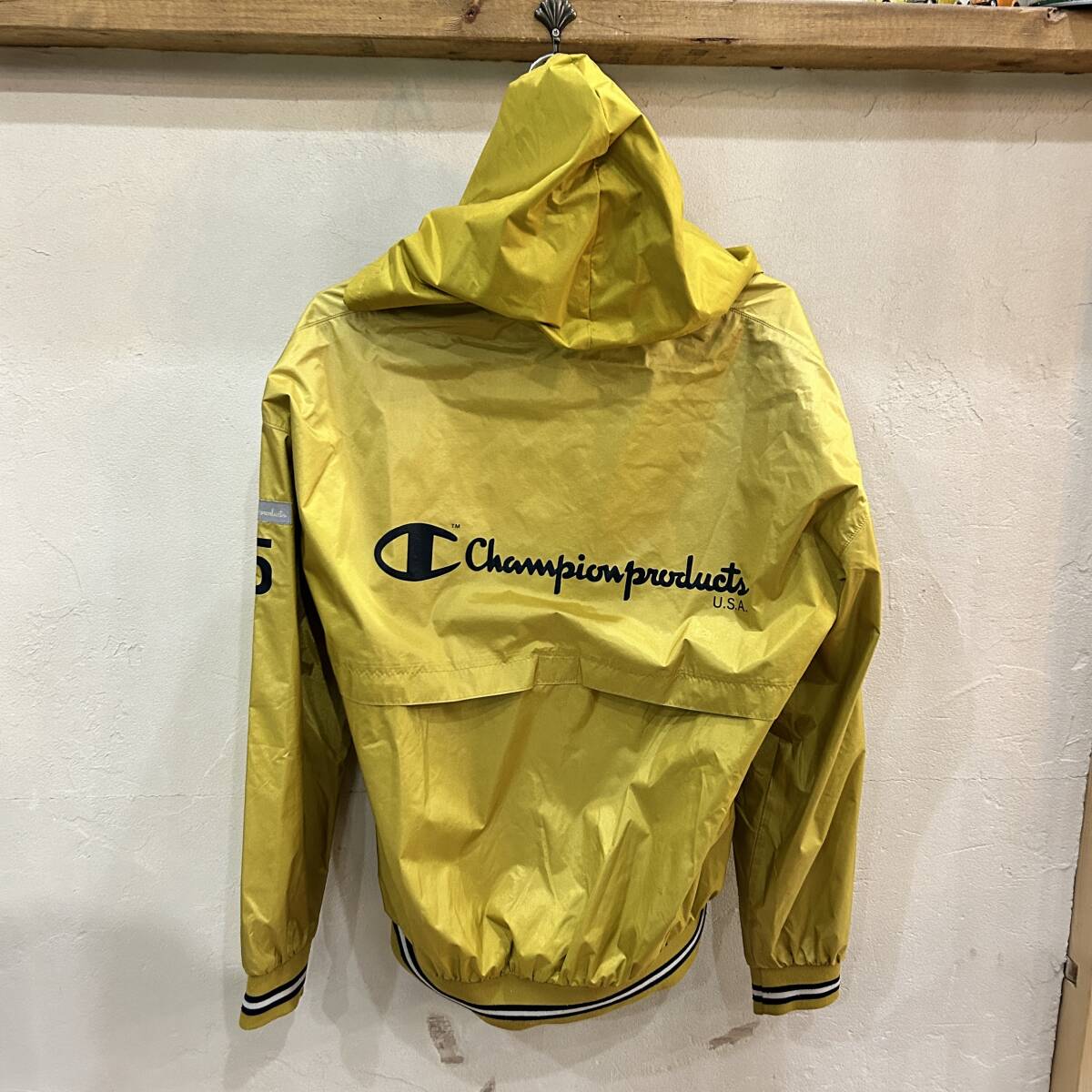 90s vintage！ champion / チャンピオン ナイロンシェルセットアップ 明治大学 イエロー系 made in japan 日本製 used_画像3