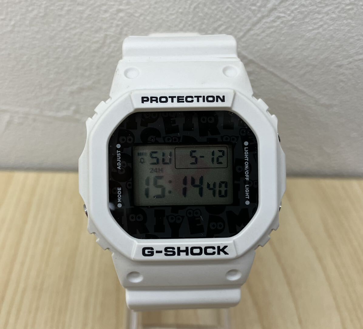 「H7475」CASIO カシオ G-SHOCK RIP SLYME コラボ DW-5600VT ホワイト 腕時計 稼働品 _画像2