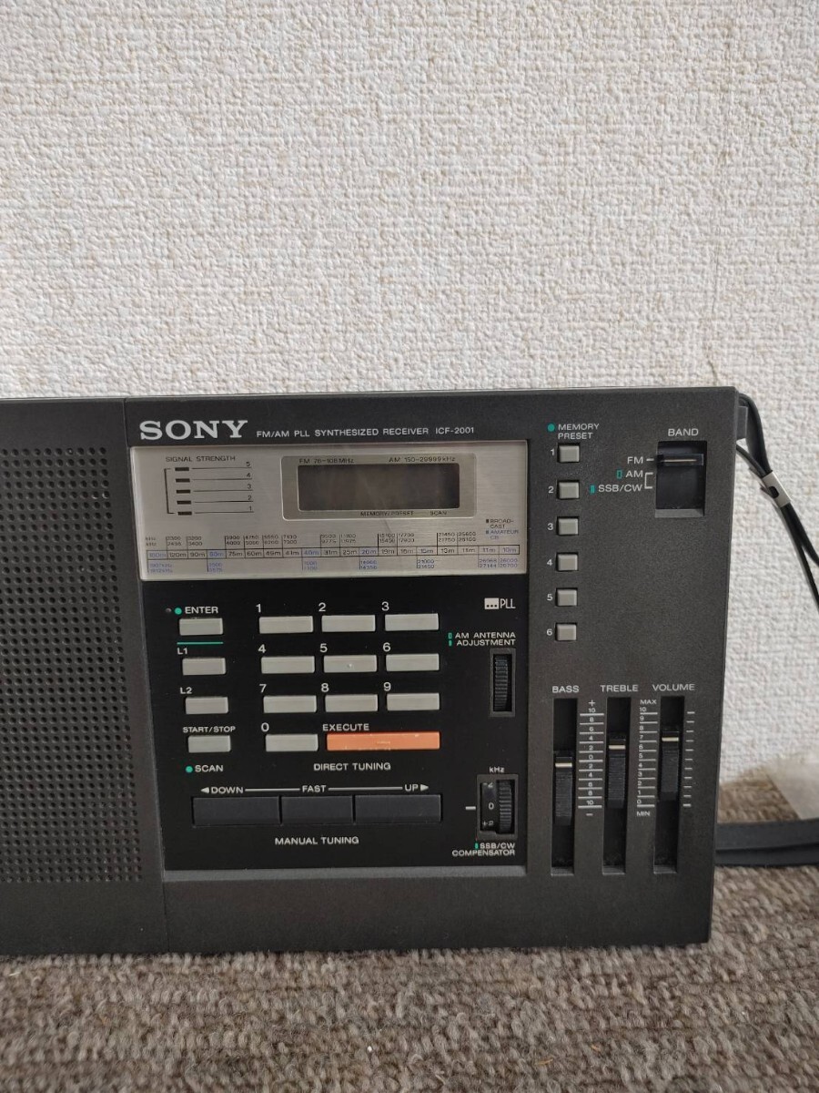 r38 【ジャンク】SONY ICF-2001 BCCラジオ_画像2