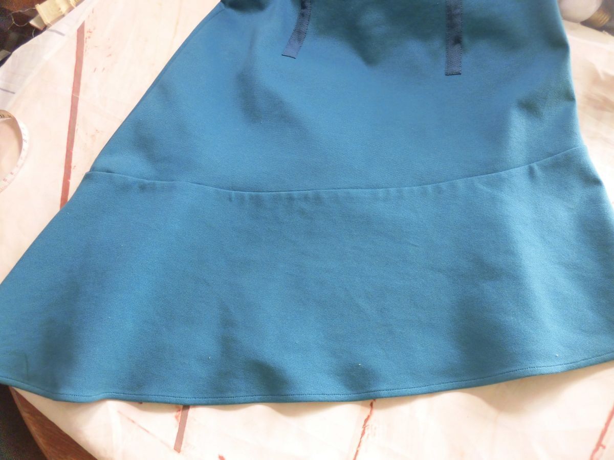 138 LoveLessスカートが斜めカットのワンピース　サイズ36_画像5