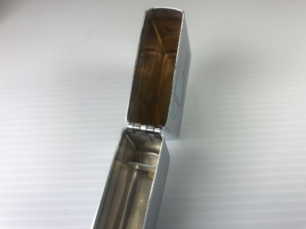 N10-003-0510-162 [ б/у ]Zippo Zippo зажигалка масляная зажигалка 1983 год производства кожа с футляром America производства серебряный 1 старт 