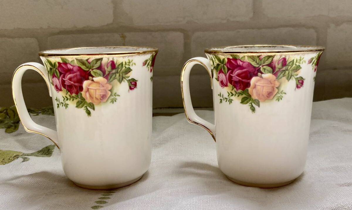 保管品【ロイヤルアルバート/ROYAL ALBERT】マグカップ 2個セット オールドカントリーローズ 金彩_画像1