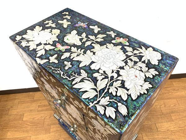  old house .. Korea person author ... work total mother-of-pearl skill chest discount . storage display shelf cabinet blue . mother-of-pearl flowers and birds writing Goryeo Joseon Dynasty morning . Tang thing old . China fine art 