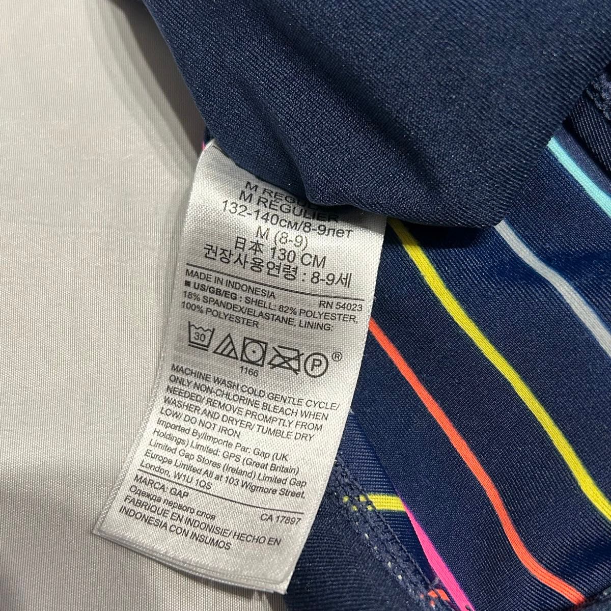 美品【着用1-2回】GAP ギャップ 水着 130cm 8-9y しましま ボーダー柄 女の子  ホームクリーニング済み