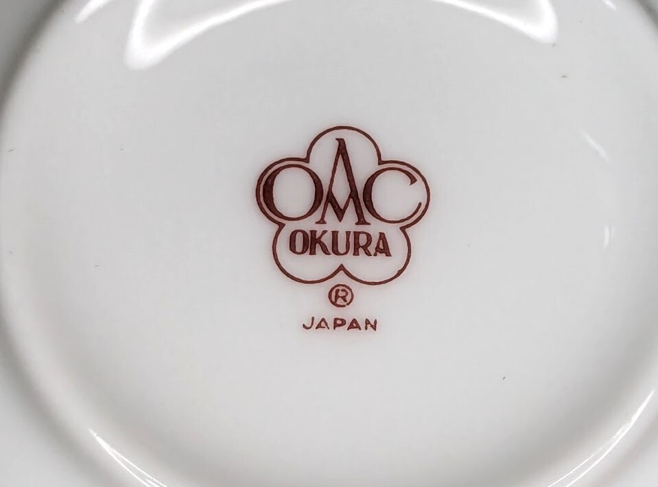 大倉陶園 OKURA 色薪き 紅白 金彩 モーニングカップ&ソーサー2客 ペア 洋食器_画像3