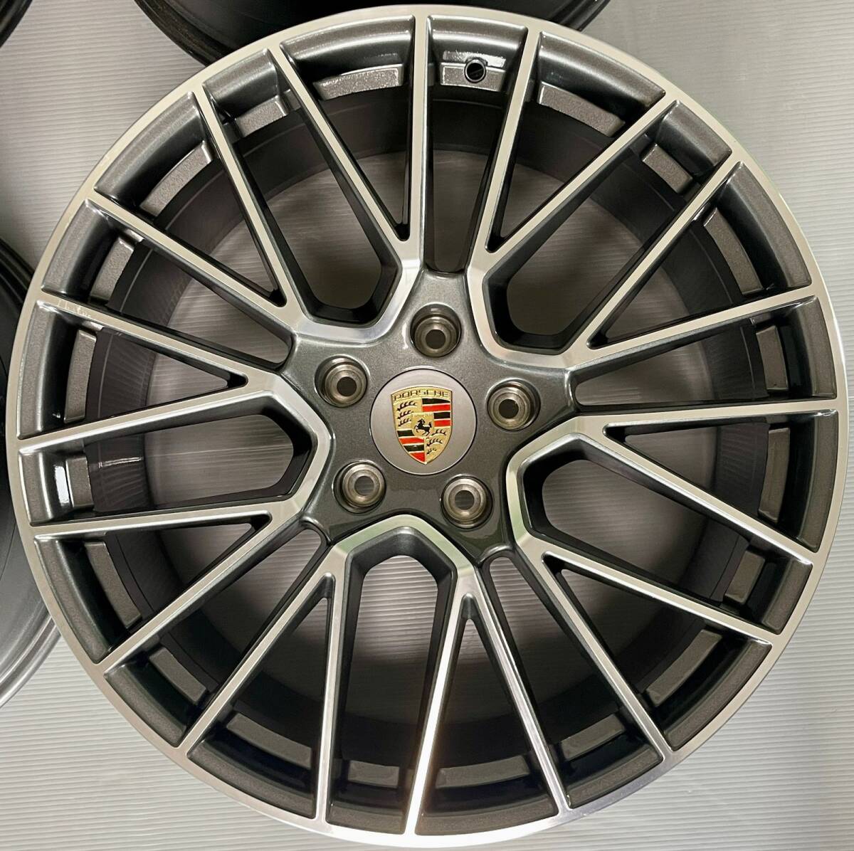  Porsche E3 9Y0 Cayenne RS Spider 21 дюймовый PORSCHE CAYENNE 9Y0 3E купе 9.5j x21ET46 11jx21ET58......6