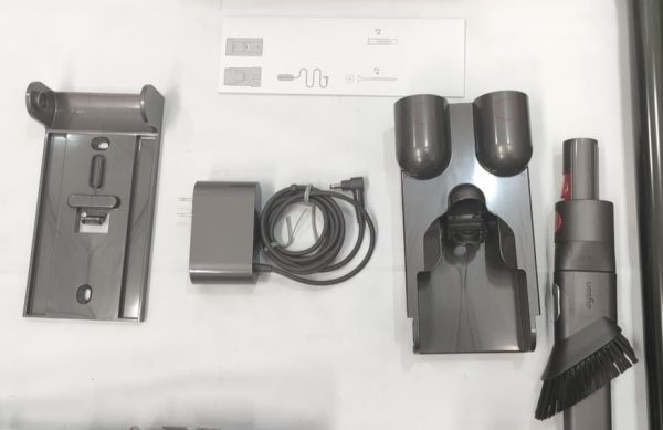 Dyson ダイソン 動作確認済み コードレス クリーナー スティック 掃除機 SV33【中古】5774P_画像3