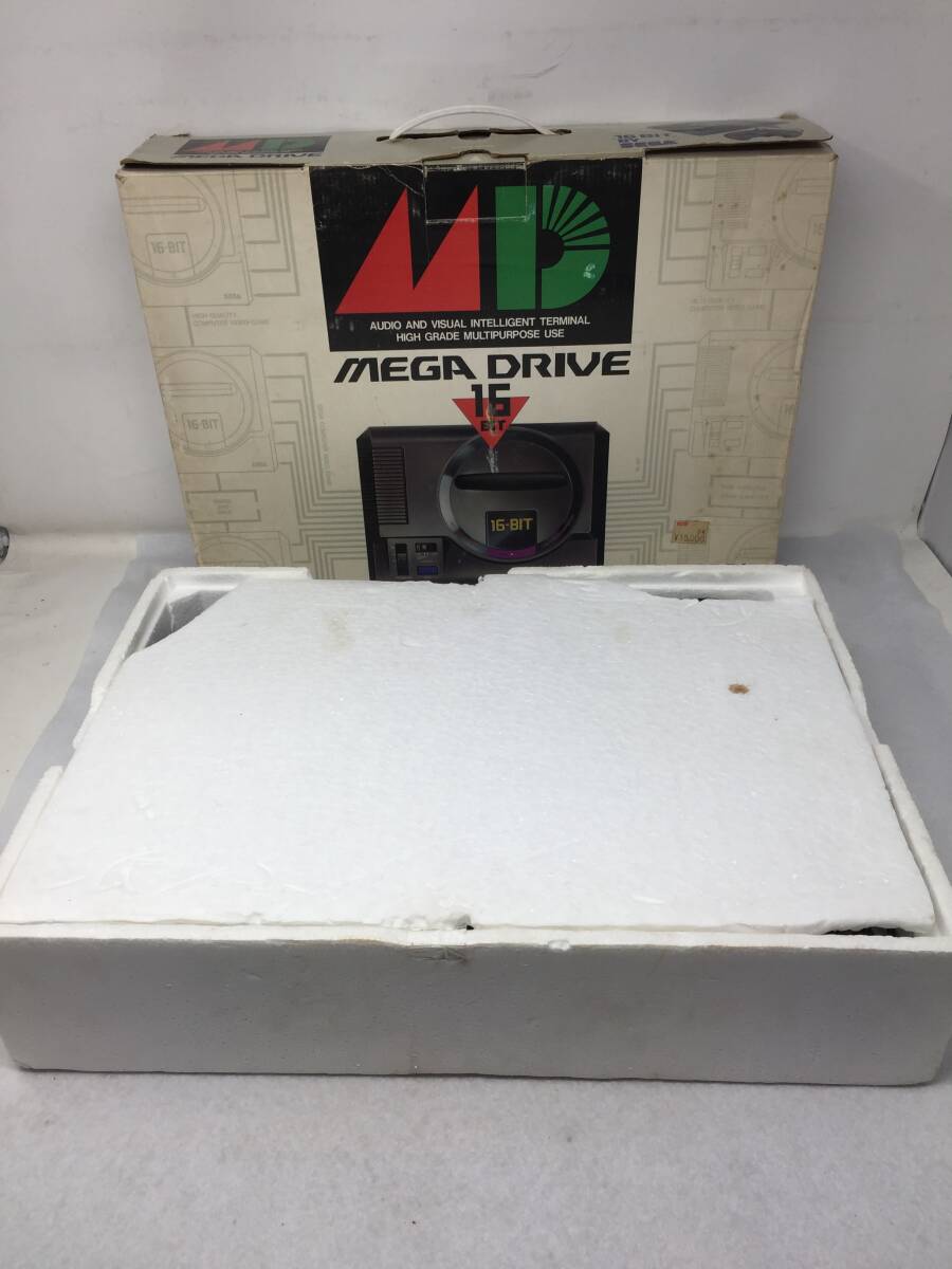 GY-973 動作品 美品 SEGA MEGA DRIVE HAA-2500 セガ メガドライブ _画像4