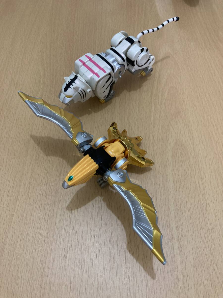 中古 欠品有 BANDAI 飛翔変形 DX天空神 DX百獣合体 ガオイーグル、タイガー、マジロ、エレファント、ジュラフ、ライノス の画像2