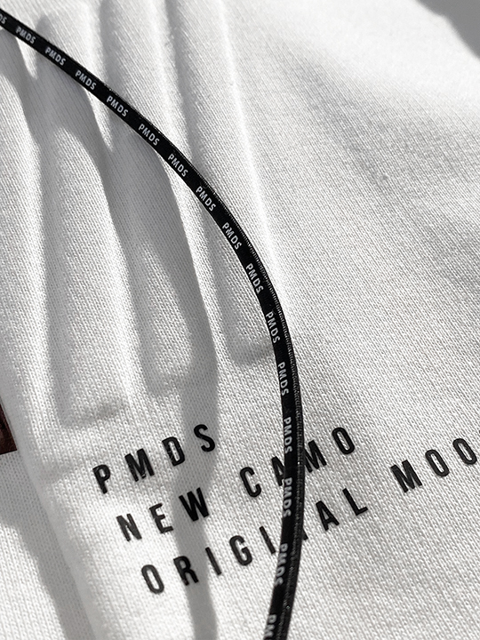 定価3.6万 P.M.D.S. PREMIUM MOOD DENIM SUPERIOR アシンメトリーと異素材使いが遊び心を刺激するスウェットパーカー フーディ 伊製_画像5