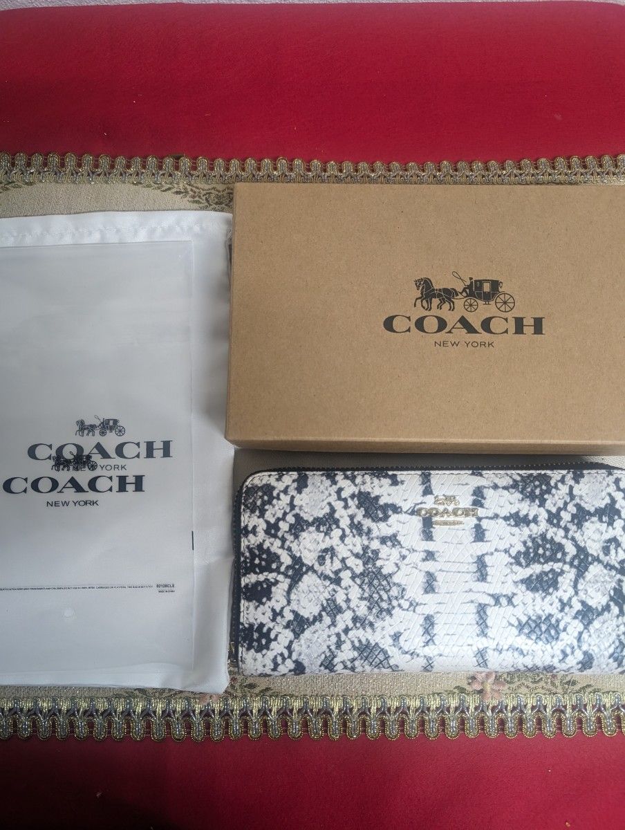 コーチ COACH 財布 長財布  ラウンドファスナー