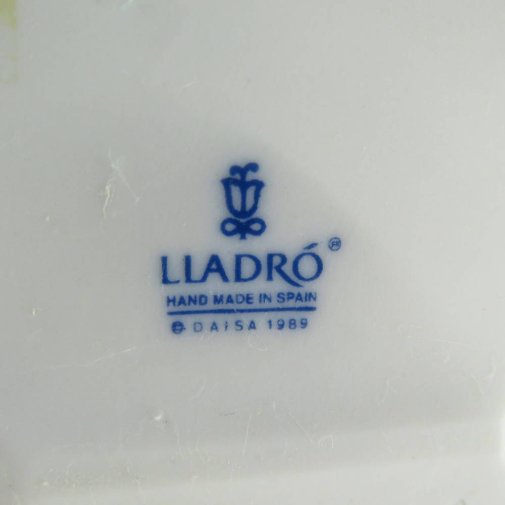 LLADRO リヤドロ 5688 風邪をひかないように フィギュリン 1点 陶磁器 少女 犬 置物 陶器人形 西洋 オブジェ SU5906C_画像5