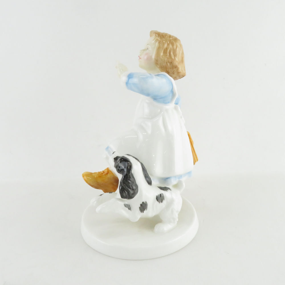 美品 ROYAL DOULTON ロイヤルドルトン HOMETIME ホームタイム HN3685 フィギュリン 陶磁器 置物 陶器人形 英国 少女 犬 オブジェ SU6018D_画像2