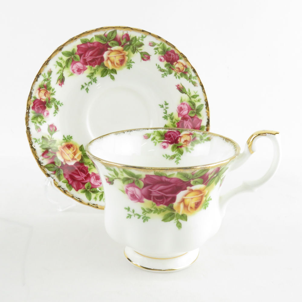 美品 ROYAL ALBERT ロイヤルアルバート オールドカントリーローズ ティーカップ＆ソーサー 2客 ペア 花 バラ 薔薇 紅茶 英国 SU6061E_画像3