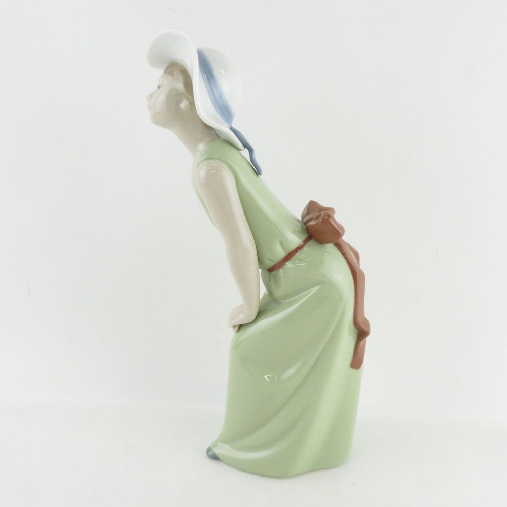 LLADRO リヤドロ 5009 「鏡の前で（若草色の少女）」 フィギュリン 置物 陶器人形 インテリア オブジェ SY8791K_画像2