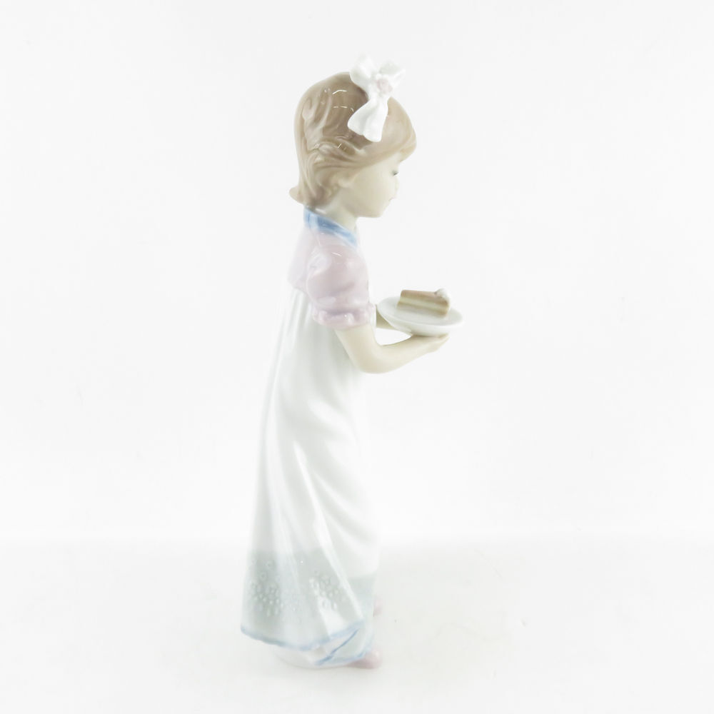 美品 LLADRO リヤドロ 5429「ハッピーバースデー」 フィギュリン 置物 陶器人形 オブジェ 女の子 SY8796K_画像4