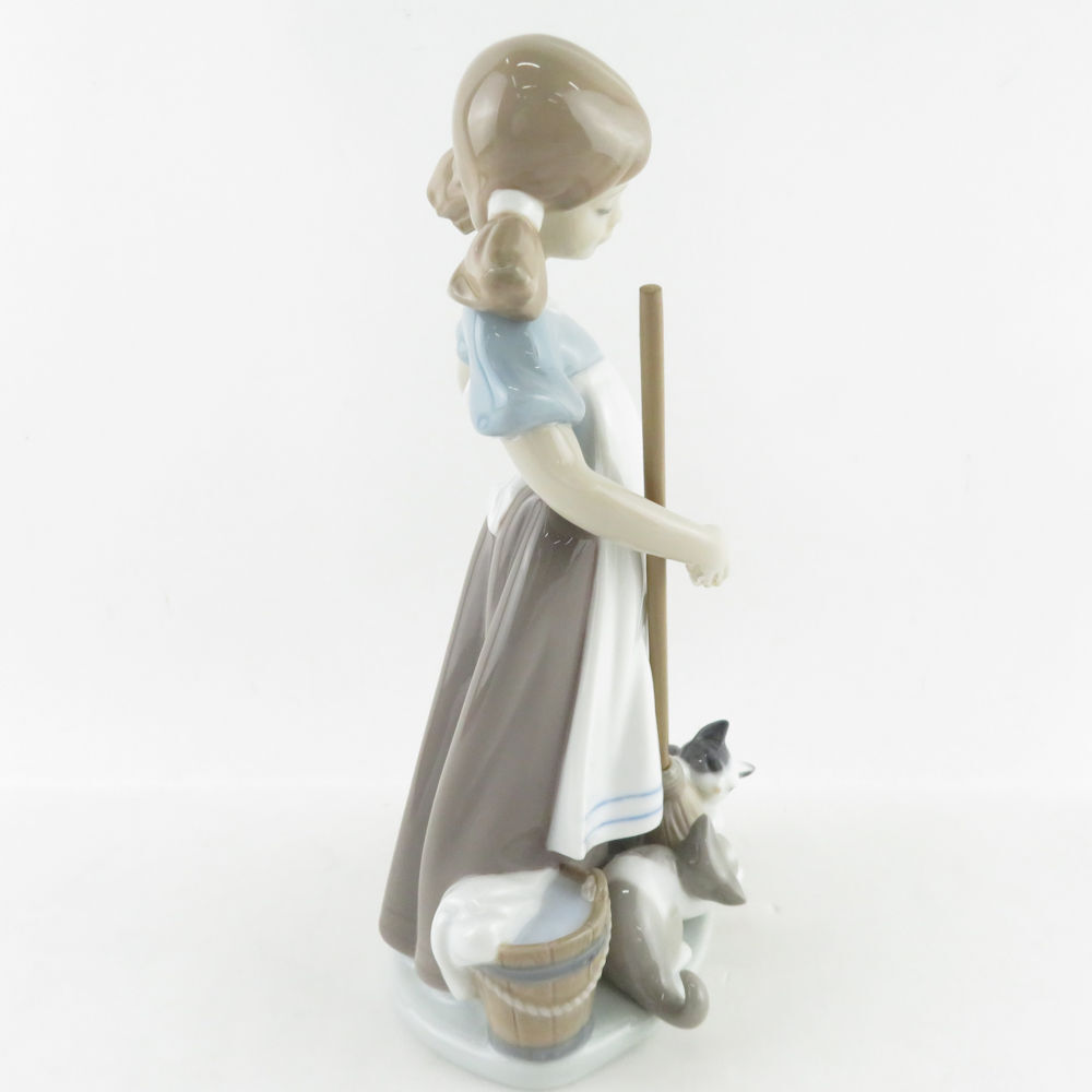 美品 LLADRO リヤドロ 5232「いたずらな子猫」 フィギュリン 置物 陶器人形 オブジェ 女の子 猫 SY8812K_画像4