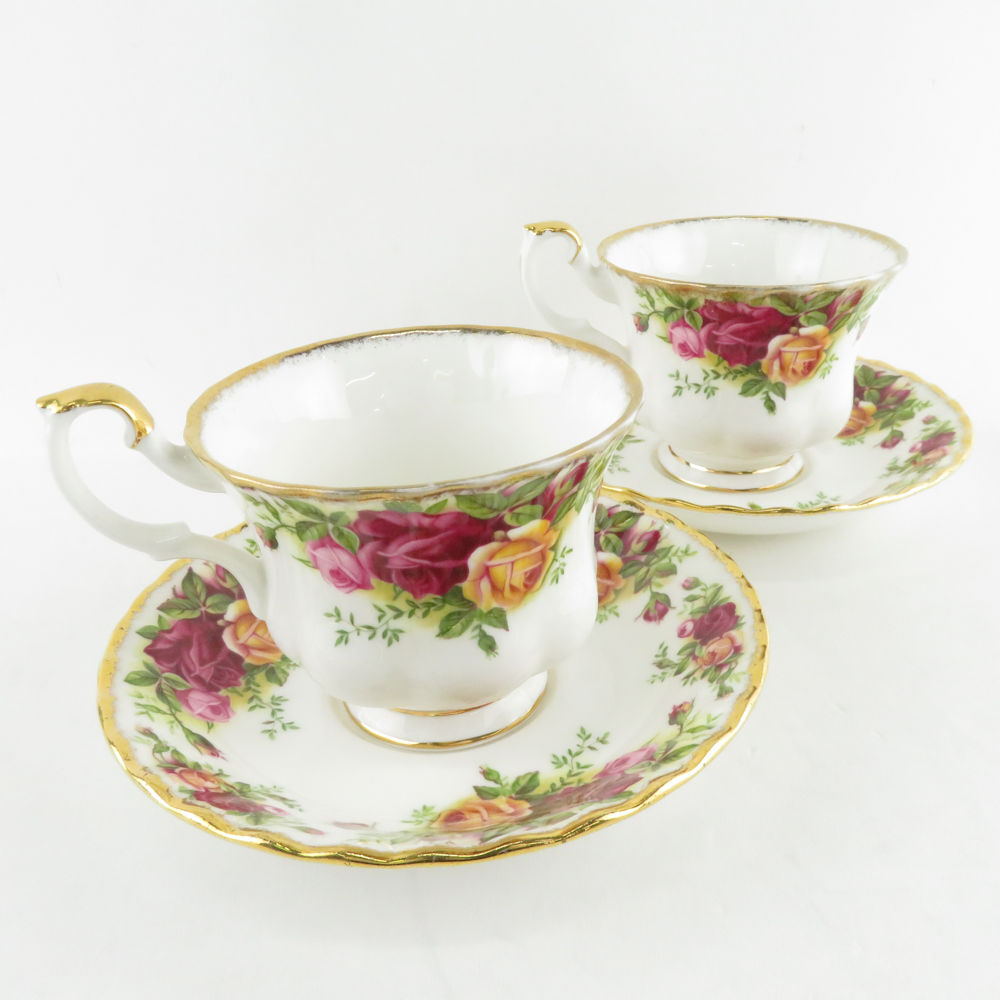 美品 ROYAL ALBERT ロイヤルアルバート オールドカントリーローズ ティーカップ＆ソーサー 2客 ペア 花柄 金彩 紅茶 英国 SU6321K_画像2