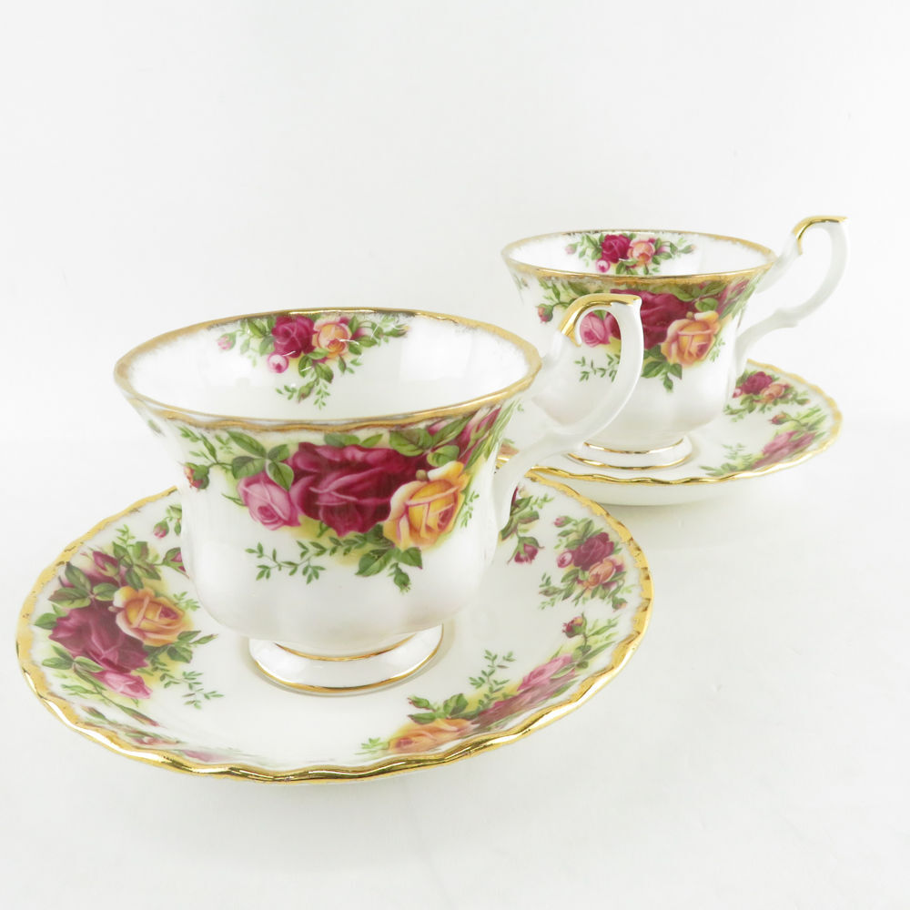 美品 ROYAL ALBERT ロイヤルアルバート オールドカントリーローズ ティーカップ＆ソーサー 2客 ペア 花柄 金彩 紅茶 英国 SU6321K_画像1