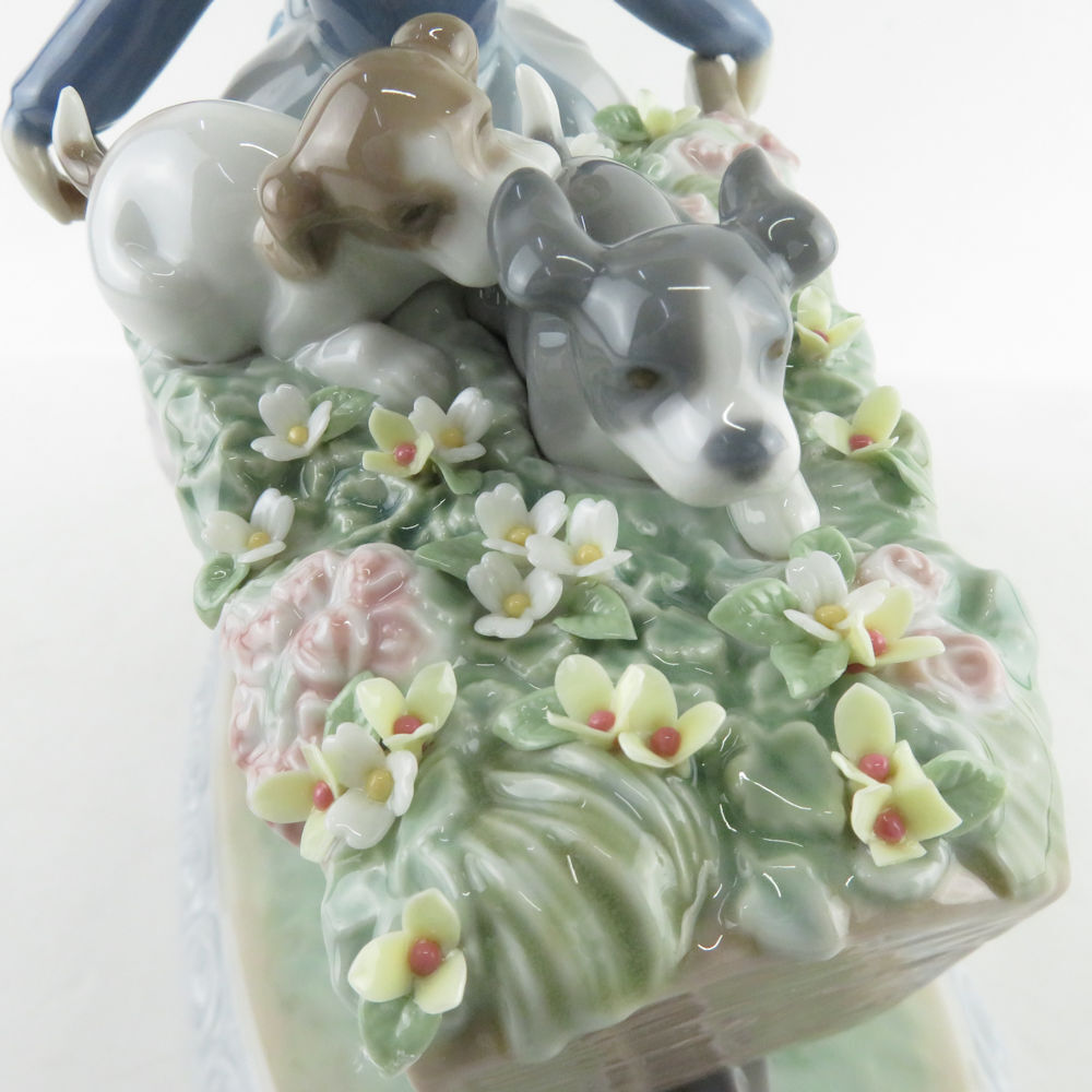 美品 LLADRO リヤドロ 5460 乗せてあげる フィギュリン 花車 少女 犬 陶器人形 置物 西洋オブジェ SU6351L_画像7