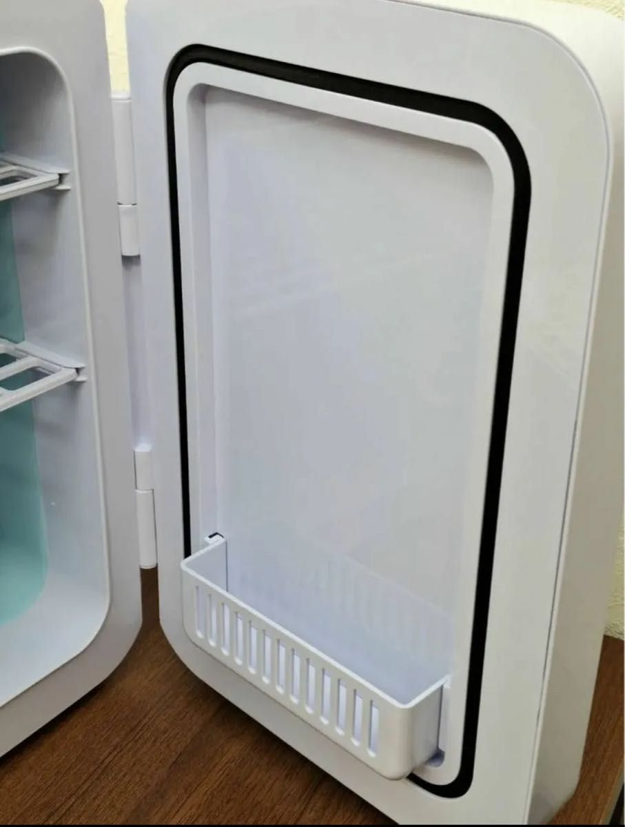 【使用数回】Msake ポータブルミニ冷蔵庫 10L静音　特価　冷凍庫　大容量 ミニ冷蔵庫 ホワイト