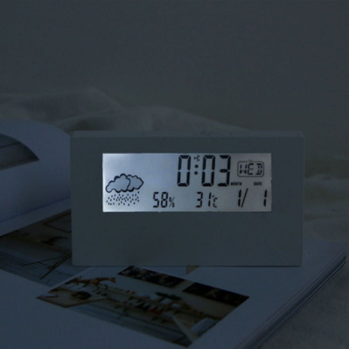 デジタル　時計　置時計　ホワイト　湿度計　シンプル