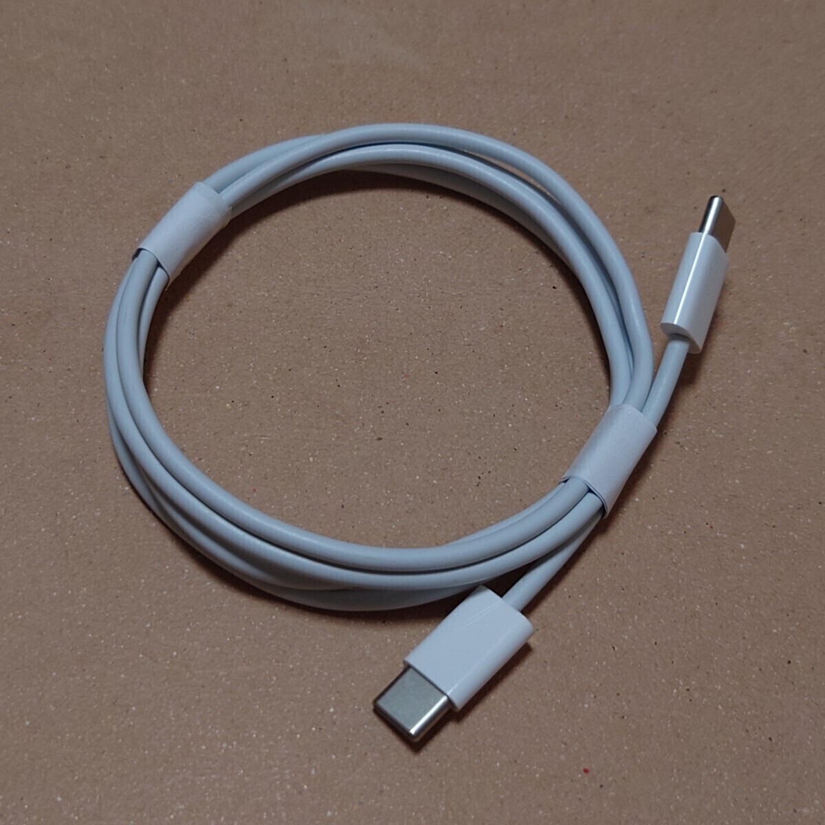 Apple USB-C充電ケーブル iPhone付属品 純正品の画像1