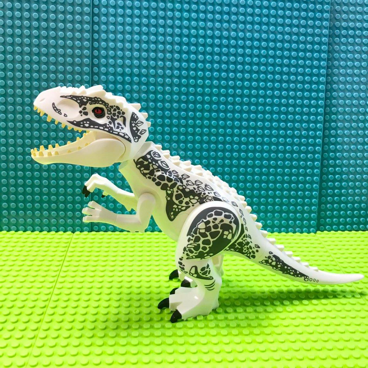 レゴ LEGO 互換 特大サイズ 恐竜 インドミナスレックス白