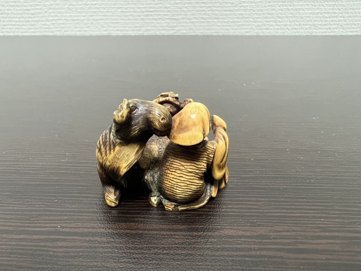  украшение netsuke времена предмет . человек корова старый изобразительное искусство 