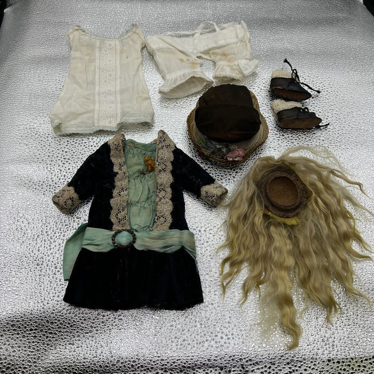 ブリュジュン2号32cm(本物保証)、アンティークビスクドール、人気の顔立ち、ヒビ割れ無し、ボディ修理あり、オリジナルドレス・帽子・下着の画像7