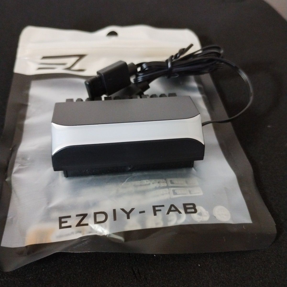 EZDIY-FAB 24pin90度電源コネクタ ARGB発光アダプタ　黒